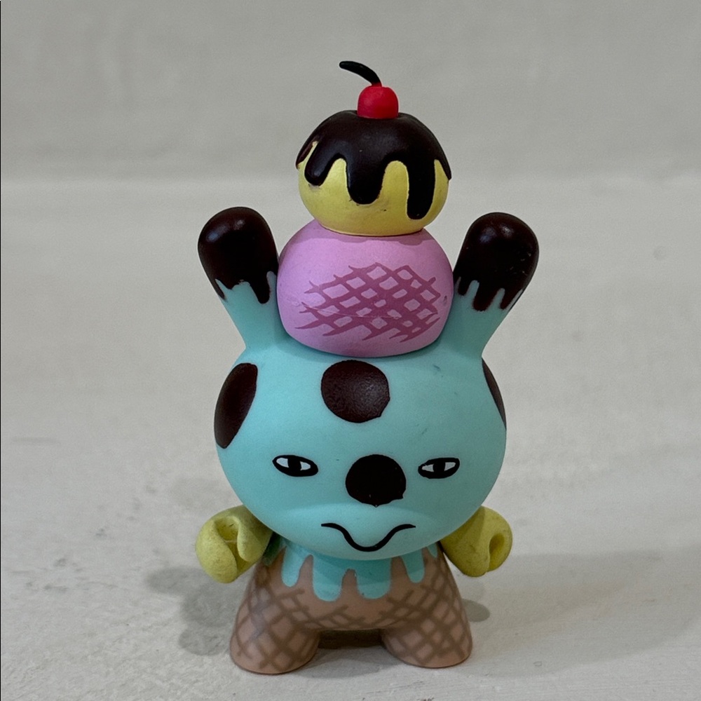 Kid Robot Ice cream figure by Aya Kakeda Dunny 2008